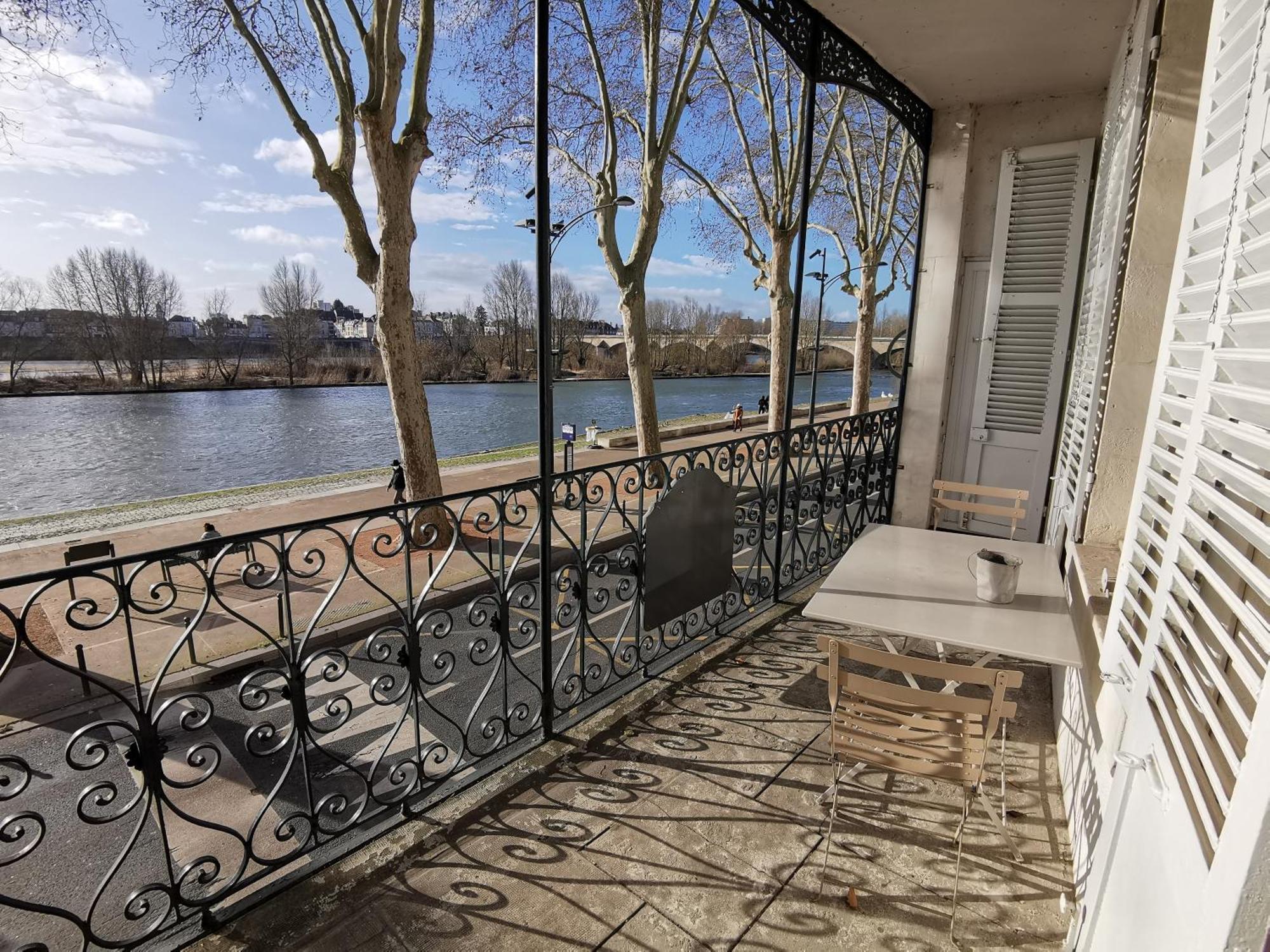 Appart Gite Les Oiseaux- Face Loire Quai Du Chatelet 奥尔良 外观 照片